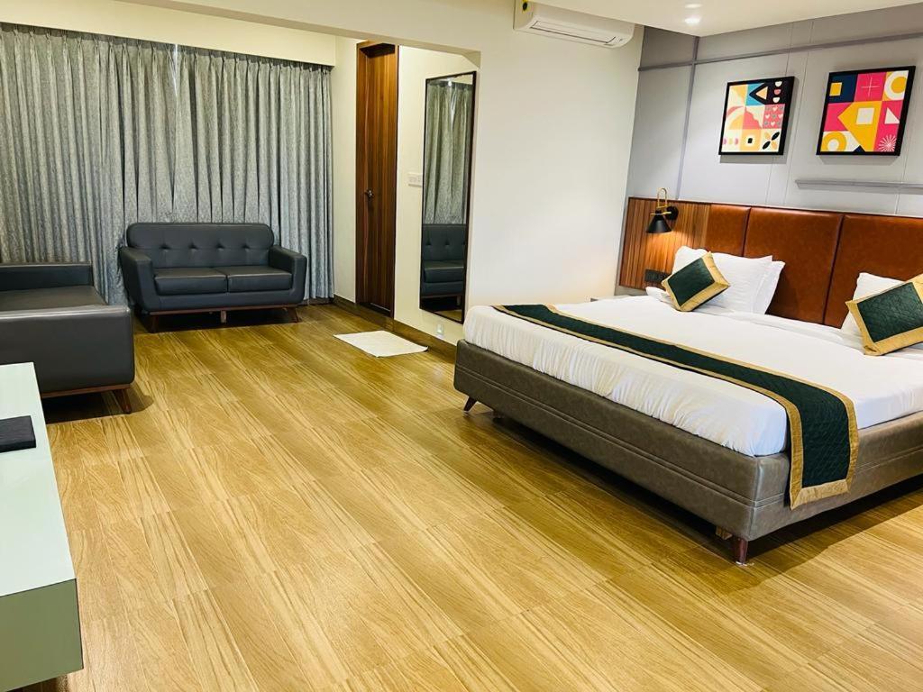 The Lemon Grass Hotel جاندي نجر المظهر الخارجي الصورة